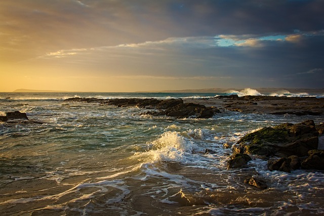 beach, waves, sea, ocean, rocky, rocky beach, ocean waves, sunset, spume, nature, seascape, horizon, dusk, twilight, beach, sea, sea, ocean, ocean, ocean, ocean, ocean, ocean waves, seascape - 4K 8K wallpaper background by Aussiepics | Pix8K