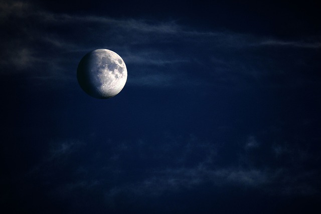 moon, night, plastic, crescent moon, increasingly, moon phases, heaven, lunar, blue, astronomy, universe, moonlight, night shot, moon cycle, clouds field, nature, space, night sky, moon, moon, moon, moon, moon, space, night sky - 4K 8K wallpaper background by fietzfotos | Pix8K