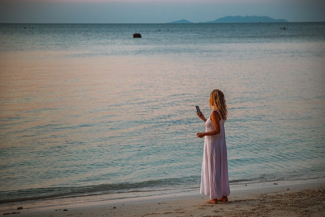 wait for a call, taking photos, woman, blond, beach, water, sunset, photography, nature, camera, smartphone, photo, mobile, female, people, to travel, person, phone, lifestyle, picture, wait, reception, cell phone reception - 4K 8K wallpaper background by Peggy_Marco | Pix8K