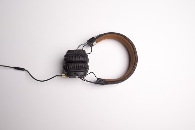 headphones, listening, music, sound, audio, hearing, earphones, stereo, audio equipment, minimalist, minimalistic, headphones, headphones, headphones, headphones, headphones, listening, music, music, music, music, audio, minimalist - 4K 8K wallpaper background by Pexels | Pix8K