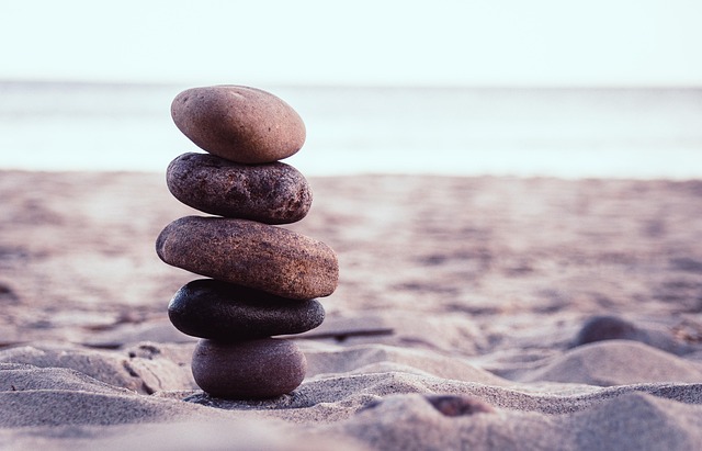 pile, cool backgrounds, desktop backgrounds, cairn, hd wallpaper, stones, 4k wallpaper 1920x1080, mac wallpaper, beach, free wallpaper, wallpaper hd, nature, wallpaper 4k, 4k wallpaper, background, laptop wallpaper, windows wallpaper, free background, beautiful wallpaper, full hd wallpaper, sand, ocean - 4K 8K wallpaper background by wal_172619_II | Pix8K