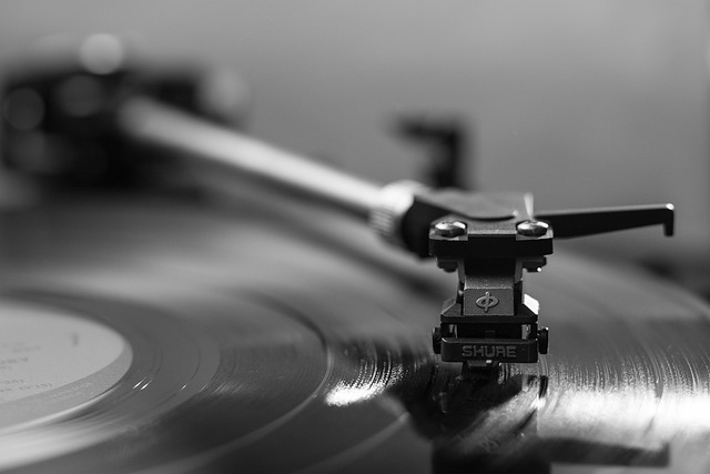 record player, vinyl, phonograph record, mono, music, plastic, record, reflection, sound, turntable, vintage, gray music, gray vintage, music, music, music, music, music - 4K 8K wallpaper background by Pexels | Pix8K