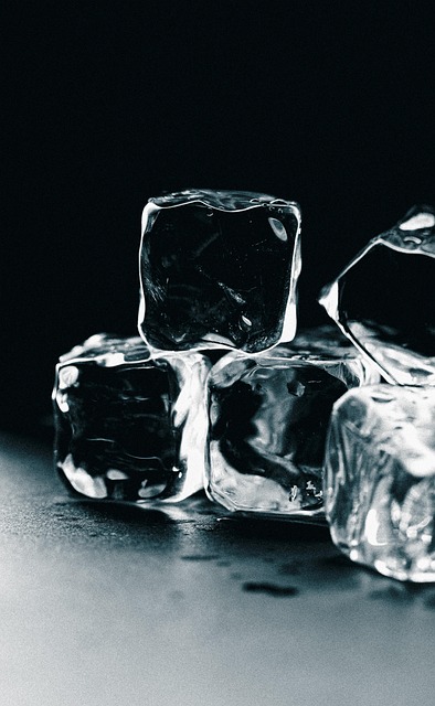 ice, ice cubes, water, props, black and white, contrast, aesthetic wallpaper, nature, phone wallpaper - 4K 8K wallpaper background by Storme22k | Pix8K
